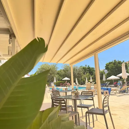 曼德蕾娜酒店公寓式酒店 4*