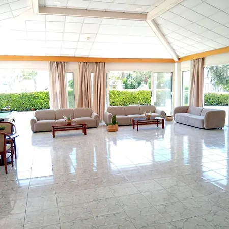 Mandalena Aparthotel 4*