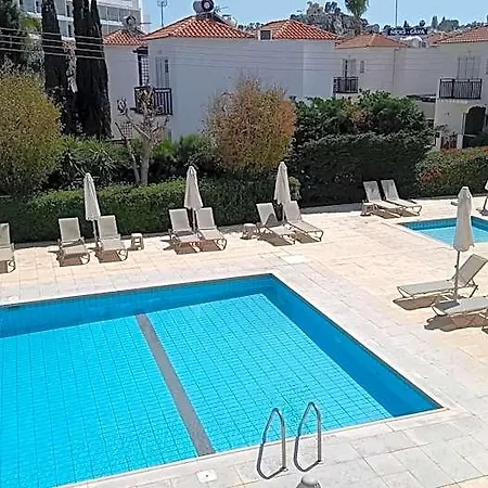 Mandalena Aparthotel 4*