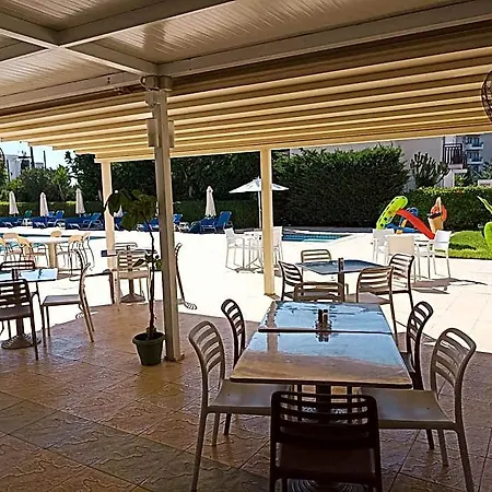 Mandalena Aparthotel 4*