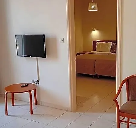 Mandalena Aparthotel 4*