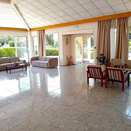 Aparthotel Mandalena 4*