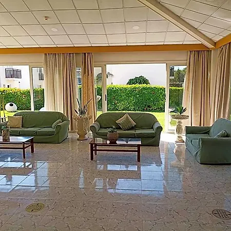 Aparthotel Mandalena