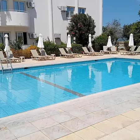 Aparthotel Mandalena 4*