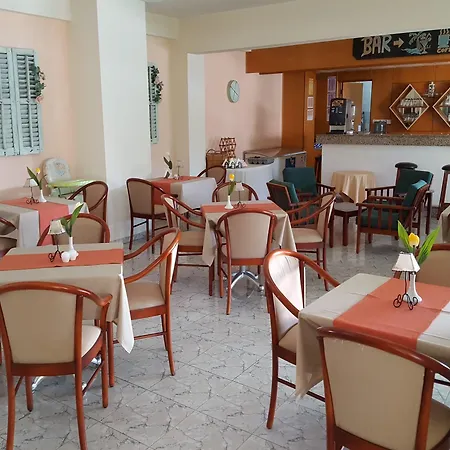 Aparthotel Mandalena 4*