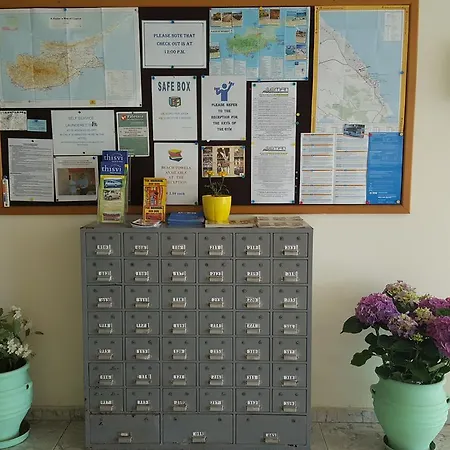Mandalena Aparthotel 4*