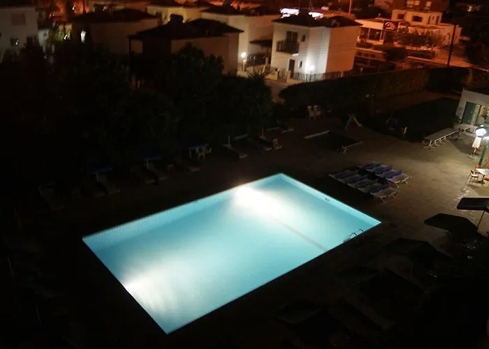 Aparthotel Mandalena