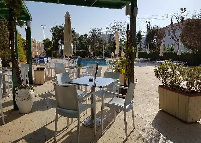 Mandalena Aparthotel