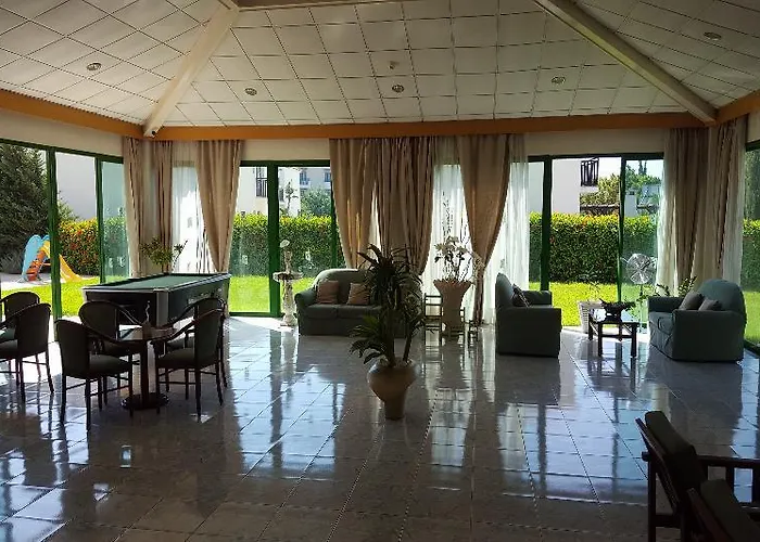 Mandalena Aparthotel 4*