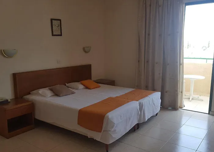 Aparthotel Mandalena Protaras