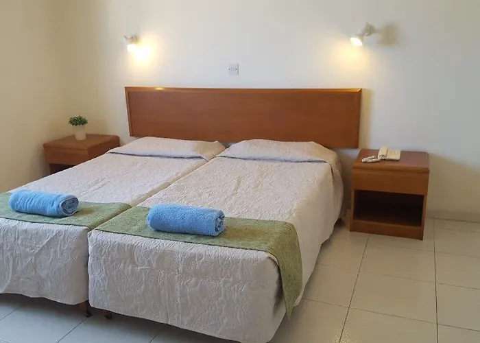 Mandalena Aparthotel 4*