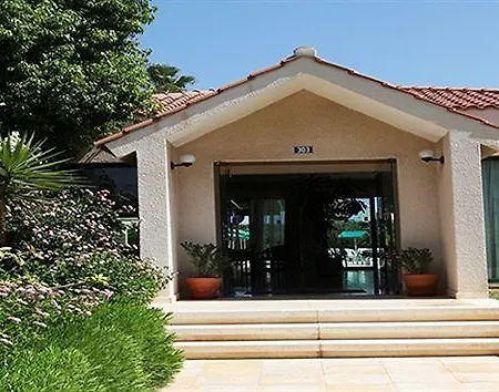 Aparthotel Mandalena Protaras